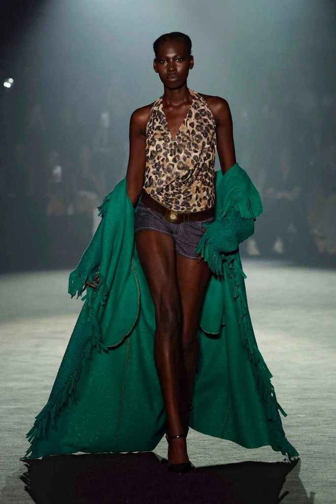Leopard top and green coat with train — Nathalie Chandler, spring–summer 2025 show, photo 03