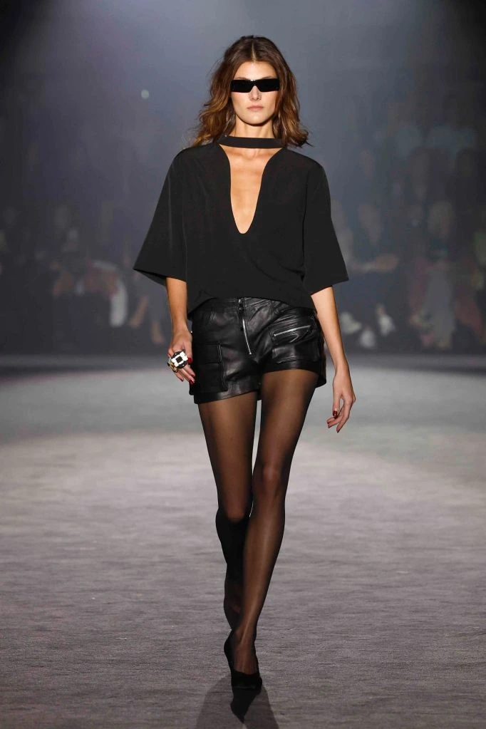 Loose black top and black shorts — Nathalie Chandler, spring–summer 2025 show, photo 19