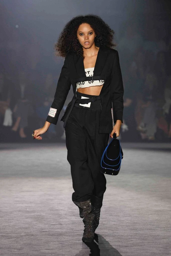 Black jacket and wide trousers — Nathalie Chandler, spring–summer 2025 show, photo 33